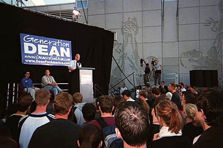 Howard Dean speaks to crowd