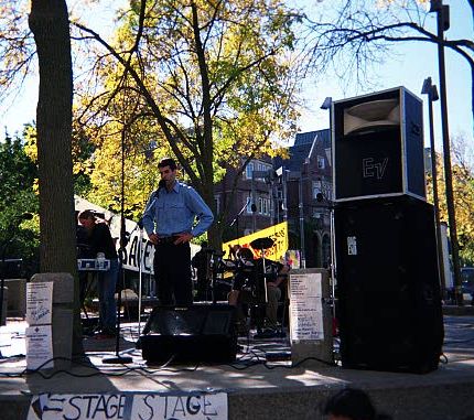 Steve Silverman of Flex your Rights speaks.